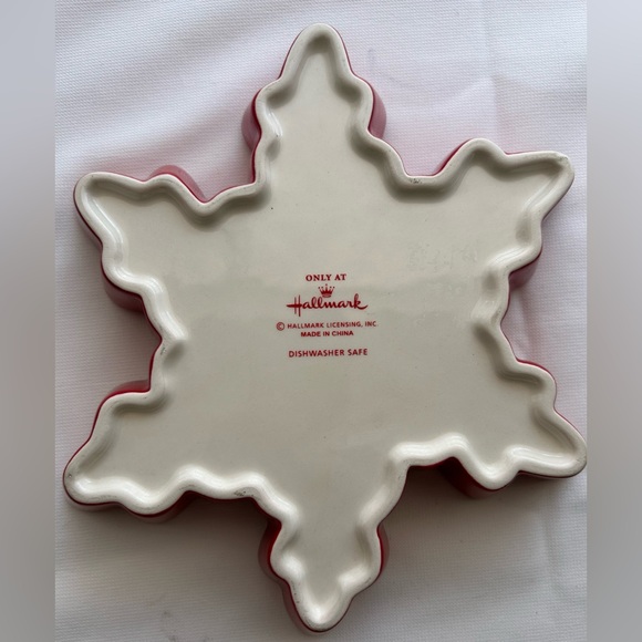 Vintage Hallmark snowflake plate 8” - Picture 2 of 4